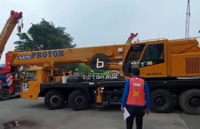 Tempat Sewa Truk Crane di Cakung Jakarta Timur